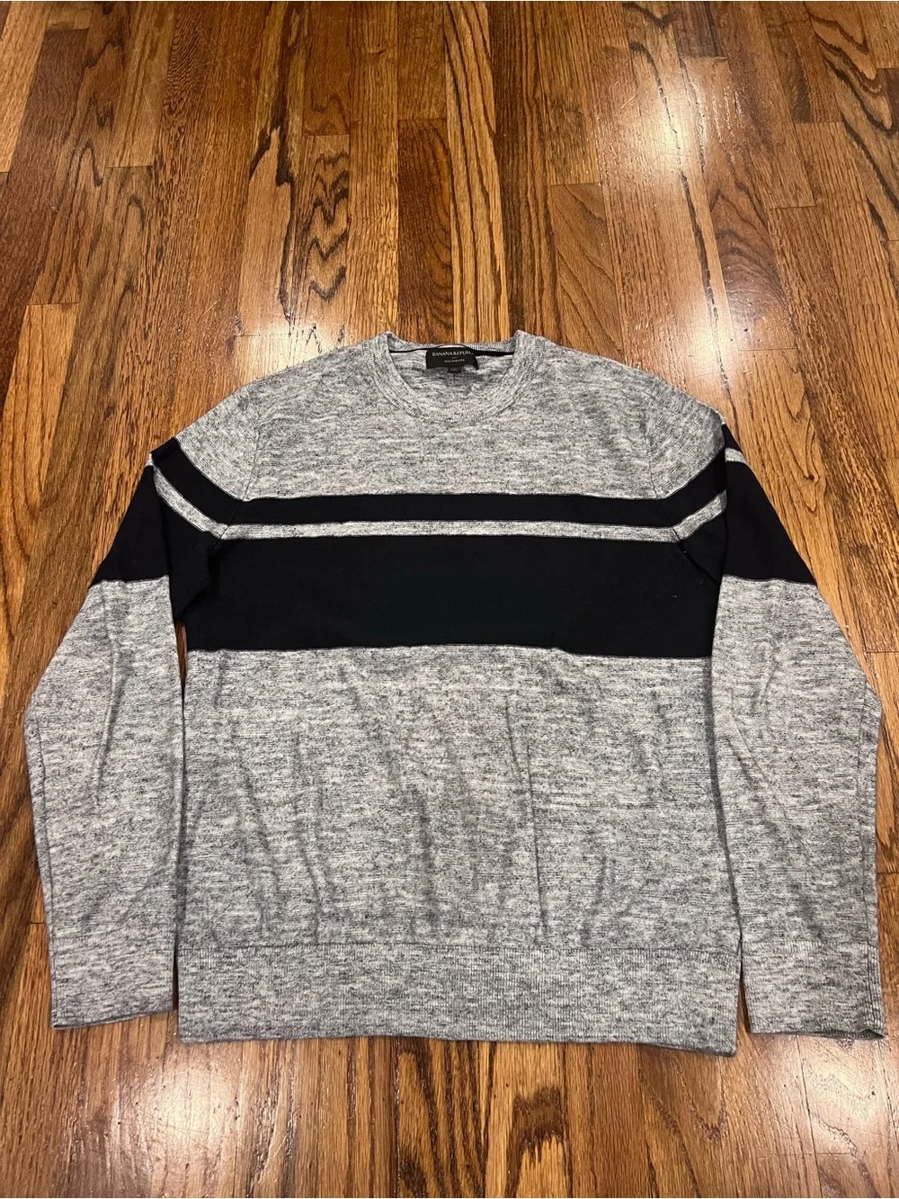 Banana Republic Men's Eco Sweater Crew Neck Grey Black Size Small